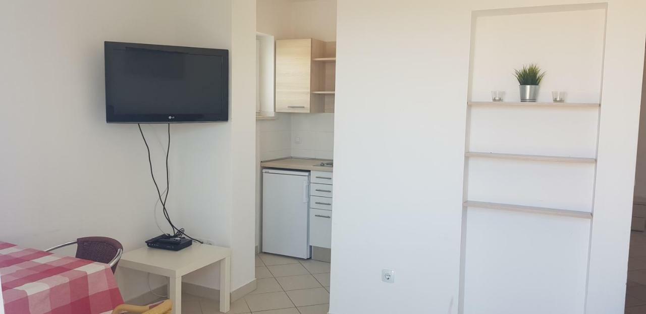 Biba Apartma Novalja